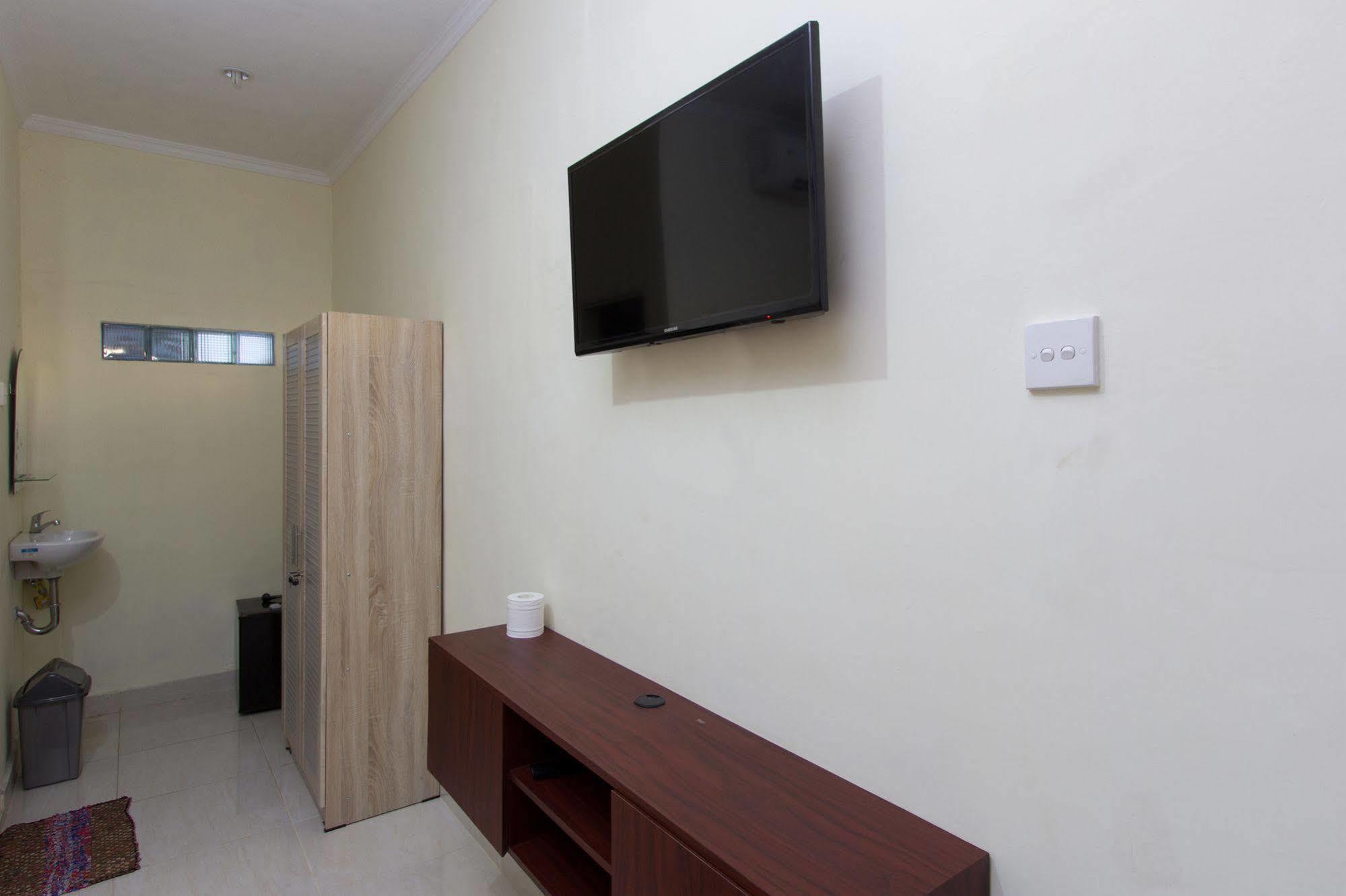 Reddoorz @ Sehati Raya Kuta Legian  Exterior photo