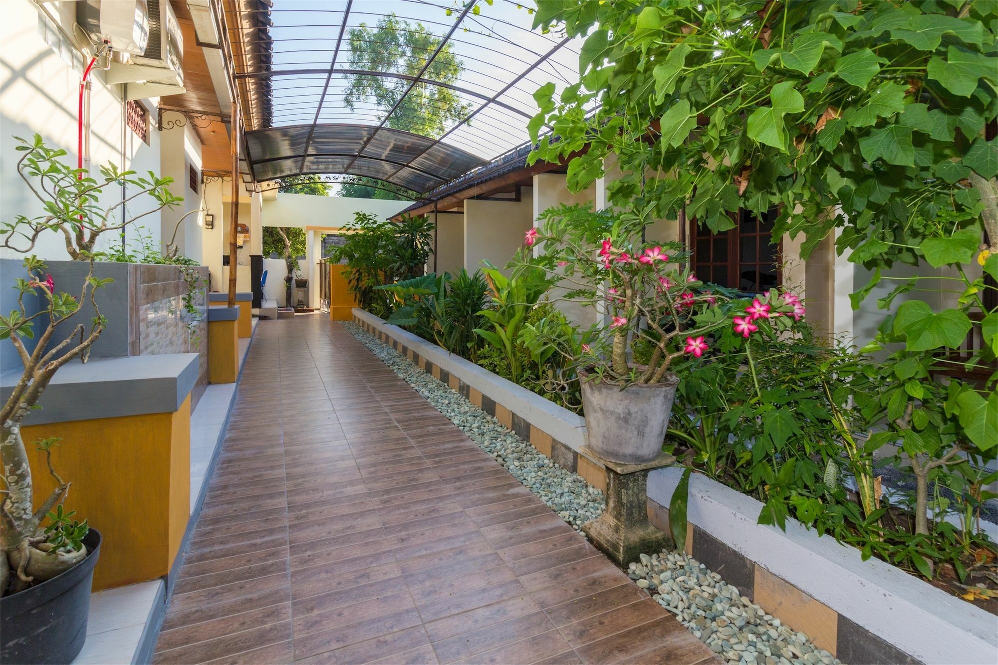 Reddoorz @ Sehati Raya Kuta Legian  Exterior photo